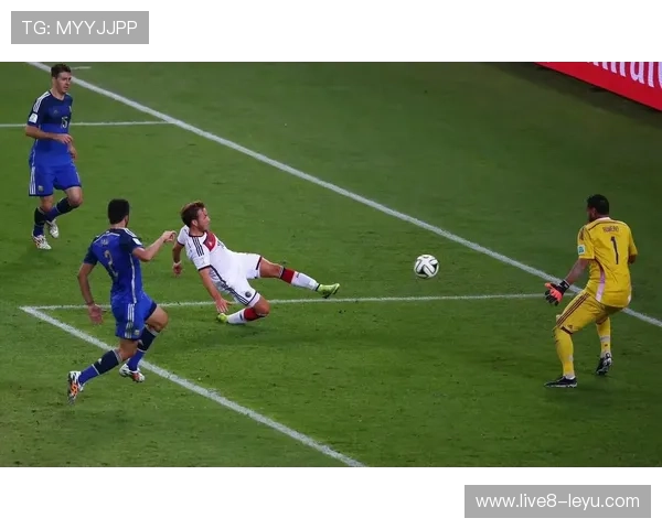 传奇落幕！皇马官方致敬伊涅斯塔：世界杯绝杀永载史册，致敬40岁西班牙巨星